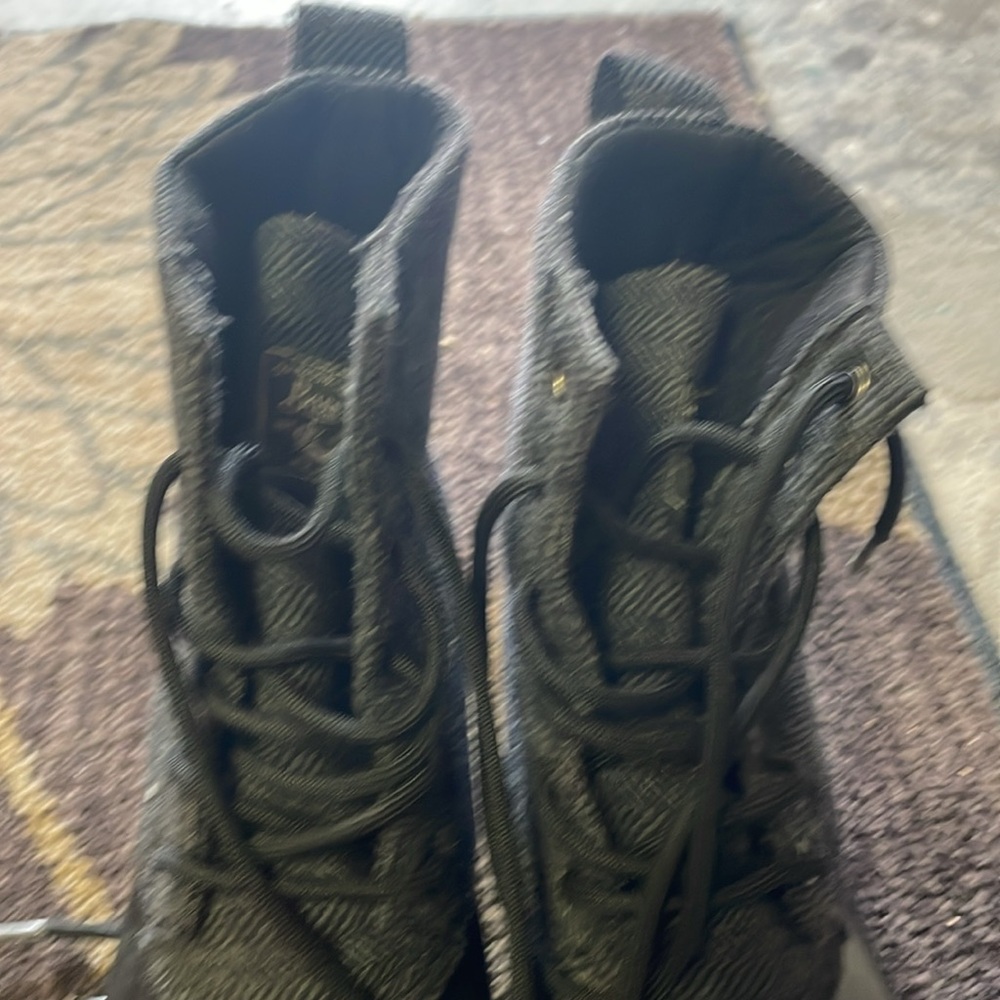 Used - Picture 3 of 8